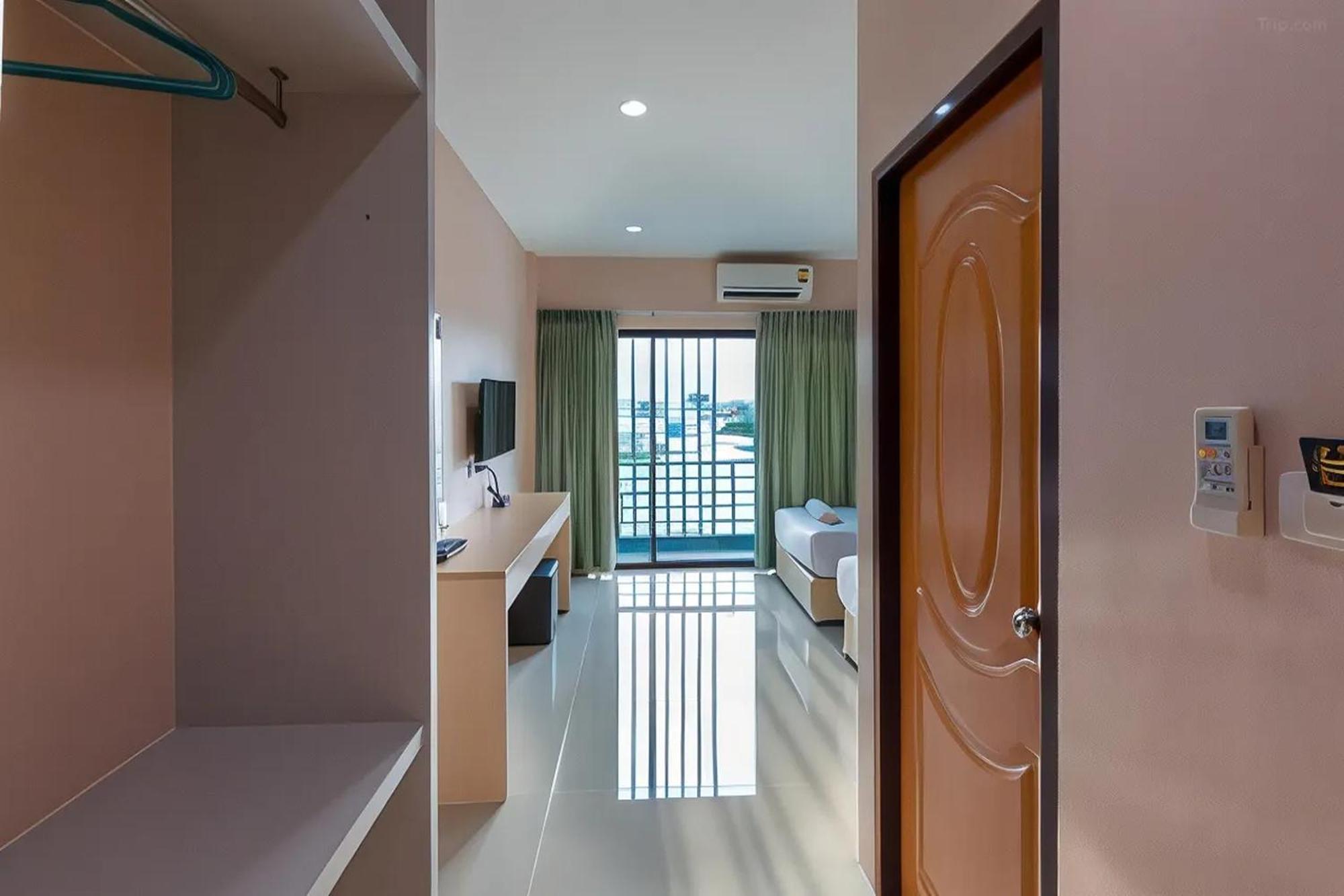Jj Residence Phuket Town Exteriör bild