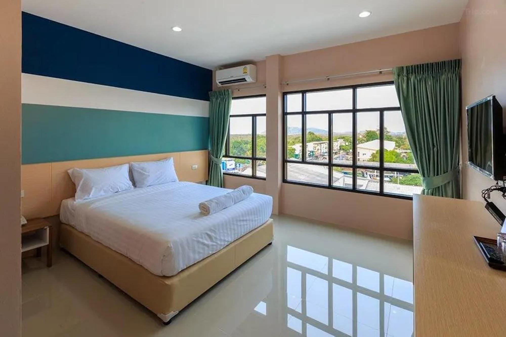 Jj Residence Phuket Town Exteriör bild