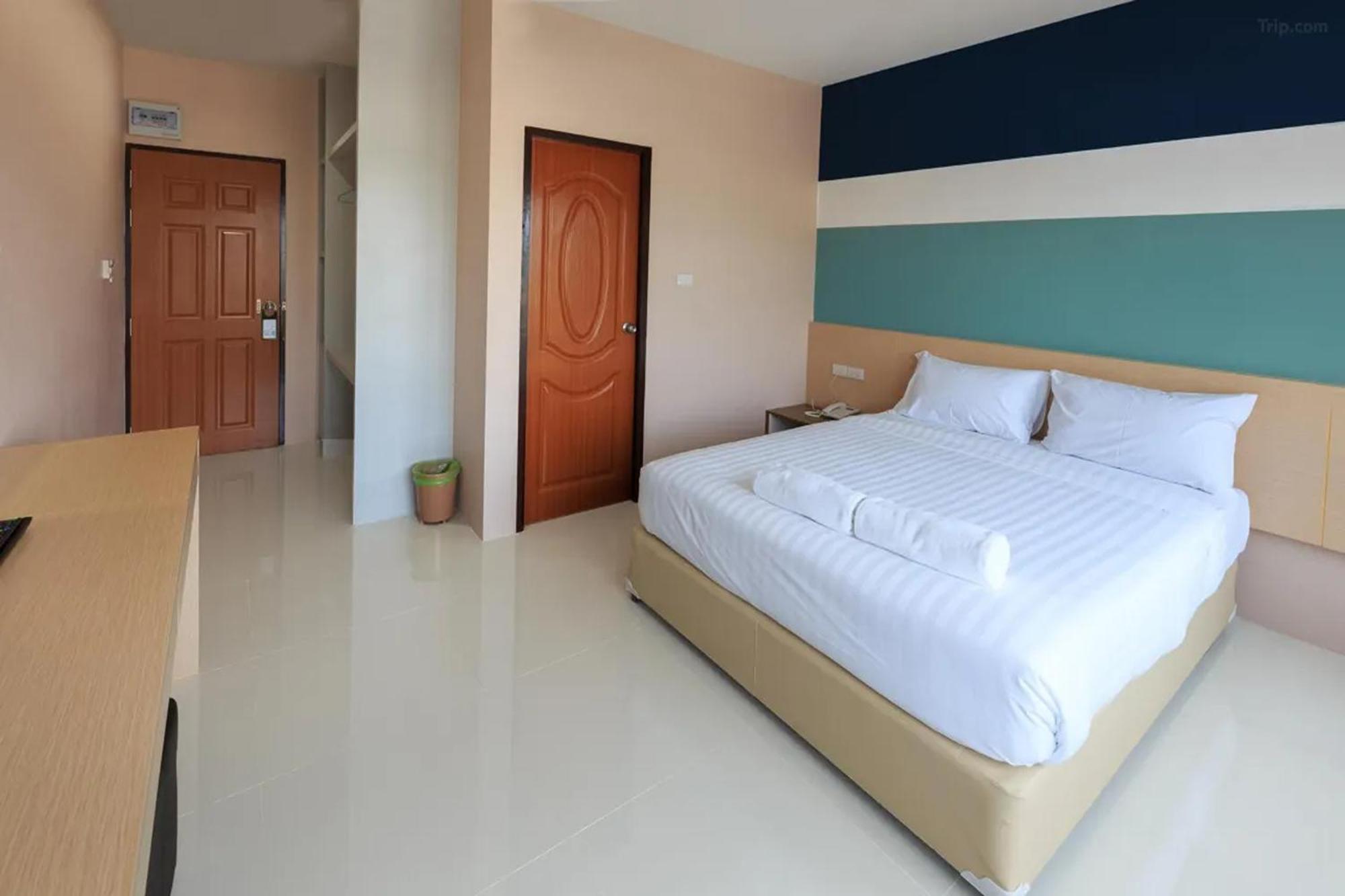 Jj Residence Phuket Town Exteriör bild