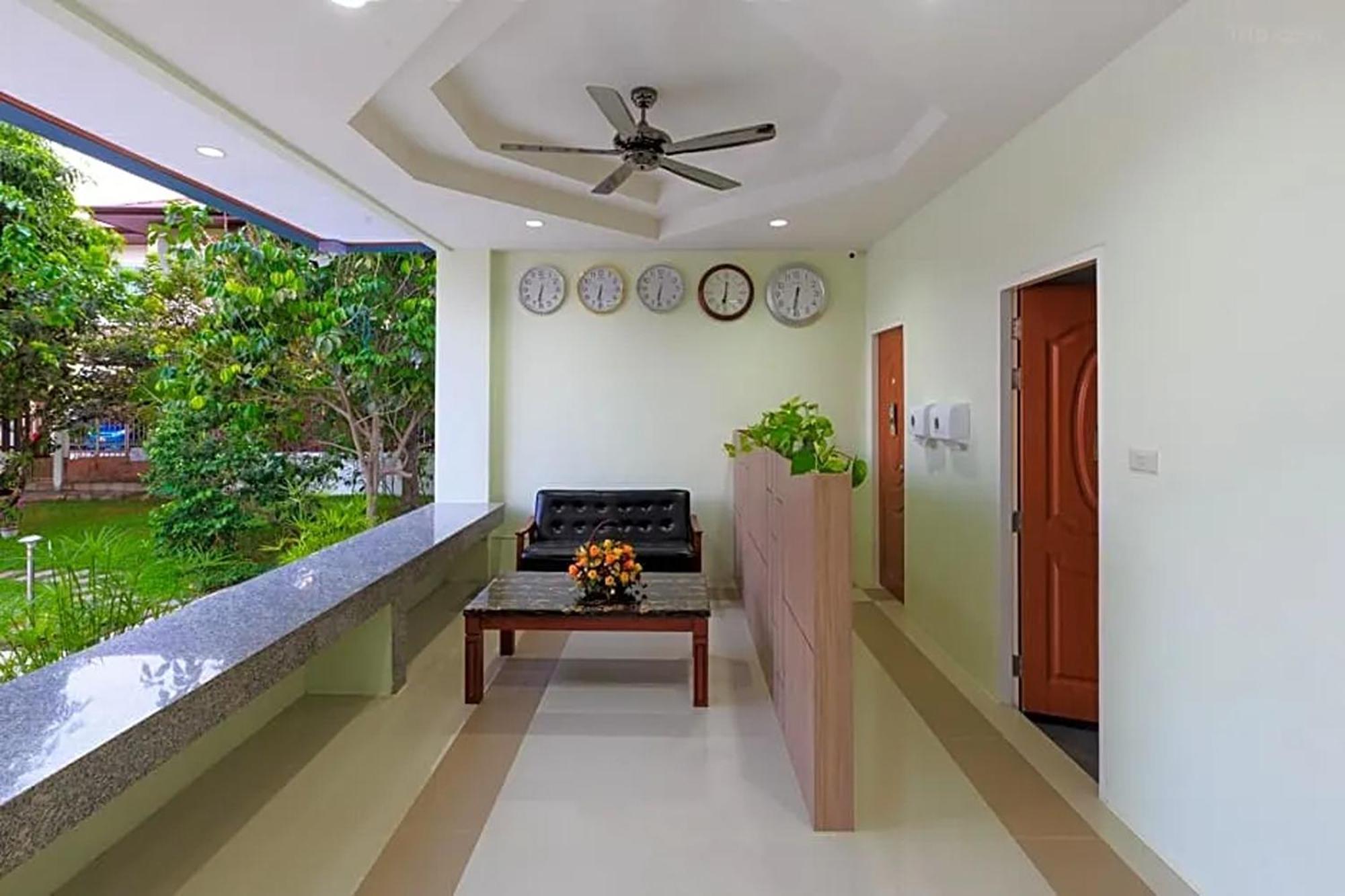 Jj Residence Phuket Town Exteriör bild